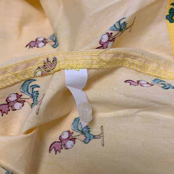 NEW Disney Camp Shirt Button Down Moana Hei-Hei Yellow Men’s Small - Picture 7 of 12